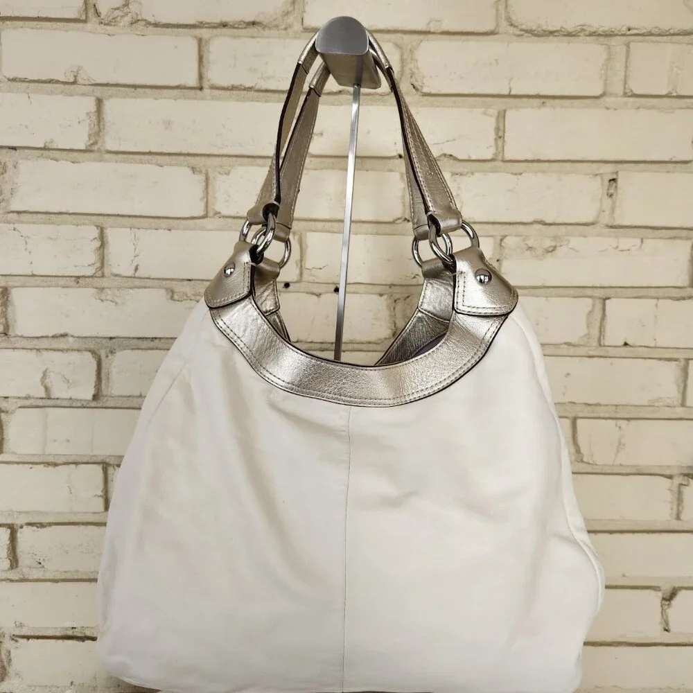 Coach Soho Cream & Gold Leather Shoiulder Bag Purse
